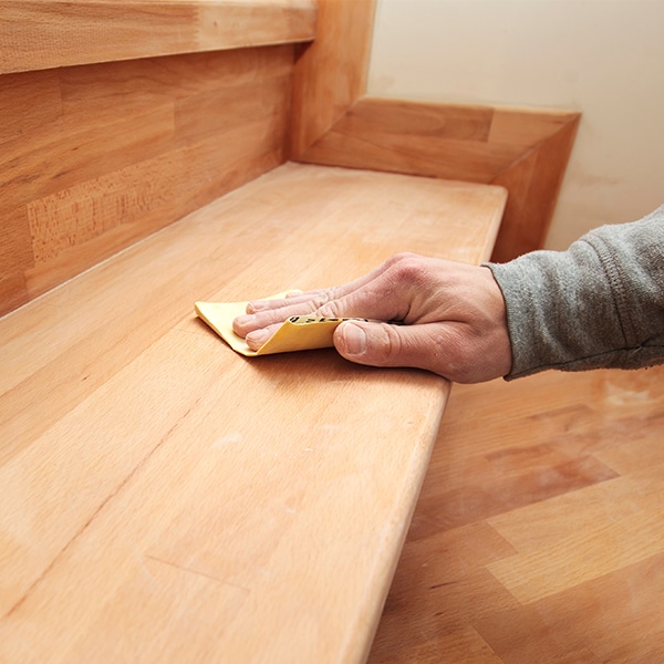 En bardage, en structure, en finition intérieure ou en mobilier, il peut être mis en oeuvre à toutes les étapes de la construction.